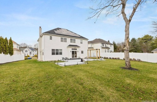 Holbrook House | Ivy Manor in private Estate