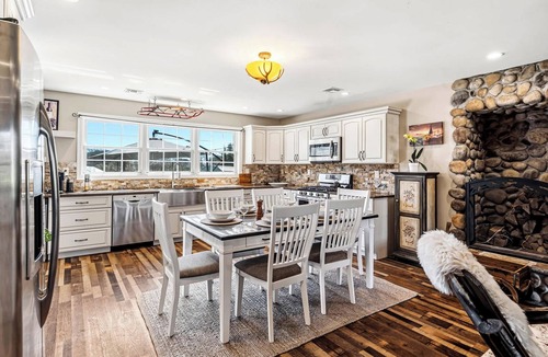 Jamesport House | Jamesport Retreat | Farmview Patio & Hot Tub