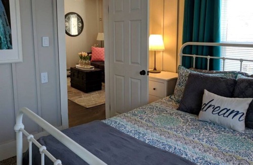 Jamestown House | Jamestown charmer close to downtown
