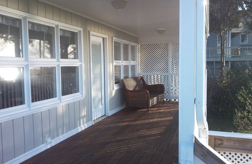 Jamestown Shores House | Jamestown Shores Waterfront Beachfront w/Mooring And Sunset Views
