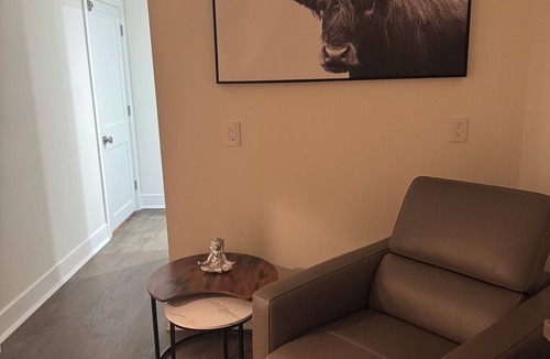 Jericho Apartment | Jericho Gold Coast Suite Jetted Tub Walk to Whole Foods