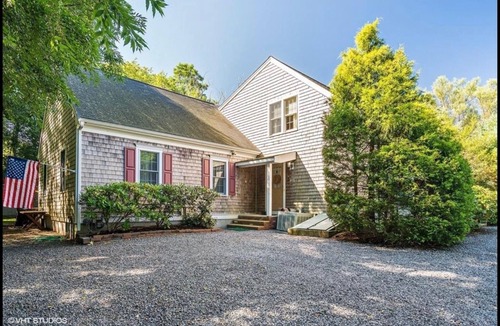 East Dennis House | Jn 27! Book now!Quintessential Cape home 5 BR, 4 Full BA, CTRL A/C-NO PETS/SMOKE