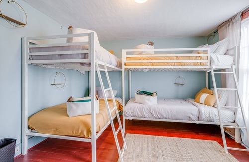 Corinth House | Journey/Retreat ready! Private swimming hole, just 2hrs from Boston