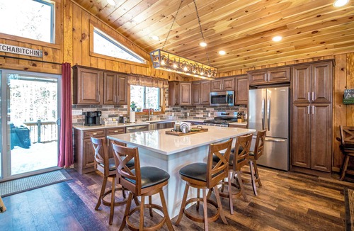 Bartlett Ski Chalet | Journey's End - 4BR Chalet 7 Min to Attitash