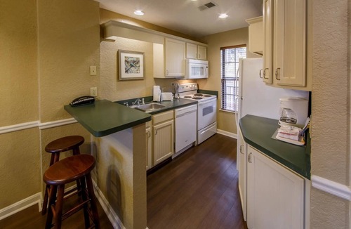South Lee Resort | July 12-19 2026: Resort with 2 bedrooms and AC in the delightful Berkshires