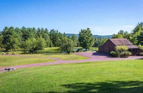 Mount Holly House | July 4th week open! Space, privacy, natural beauty, minutes to Okemo ski resort.