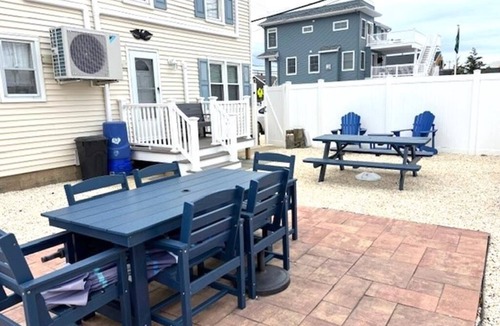 Ship Bottom House | Just moments from the Causeway Bridge this charming spacious five-bedroom – 2.