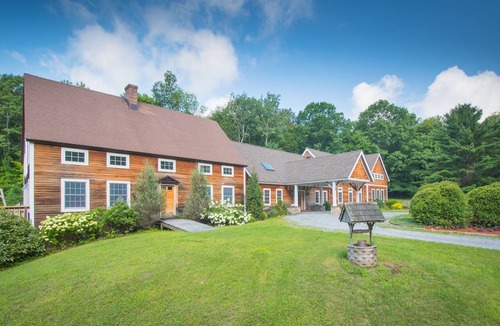 North Pownal House | Karin's Place VT: Secluded post and beam with private pool, sauna, & playground