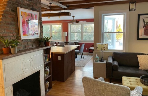 Keene House | Keene Center Farmhouse Large, Cozy, Hot Tub