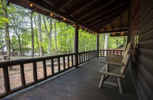 Tafton House | Kelly Cabin at Camp Wally | Classic Lake Cabin