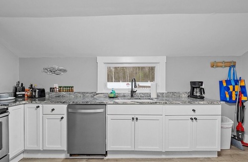 Kennebunk House | Kennebunk/Kennebunkport Beach House with Swimming Pool!