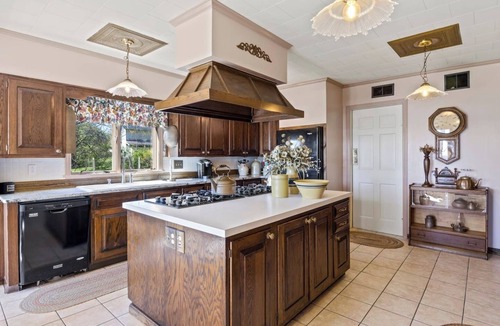 Town of Jerusalem House | Keuka Lake | Lake Access | 16 Guests | Kayaks