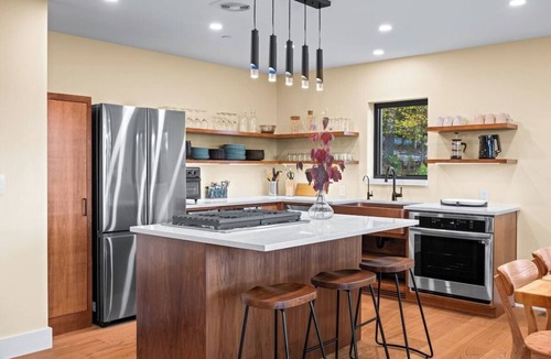 Bluff Point House | Keuka Lookout- A modern, 4 en suite bedroom home, overlooking Keuka Lake
