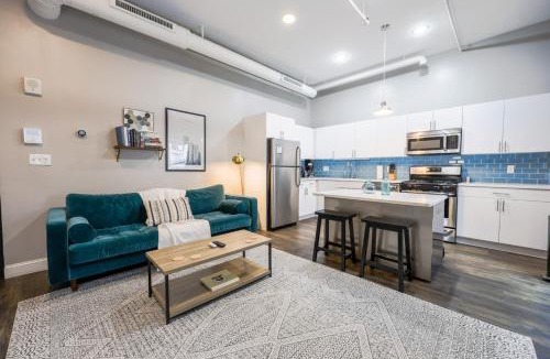 Downtown Boston Apartment | Keyless Entry Laundry in Unit Pet Friendly