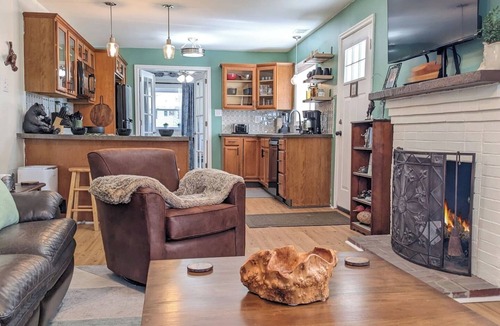 Pocono Summit House | KidApproved ~PrivateLake&Beach FencedYard~Kalahari