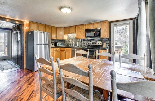 Stockbridge Cabin | Killington Area Escape w/Deck, Views & Hot Tub!