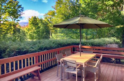 Killington House | Killington Cabin - Right Unit - Sleeps 10 in 4 BR, 2 BA Cozy Escape