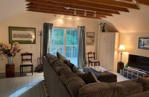 Chatham Apartment | Kinderhaus Loft in Chatham, NY