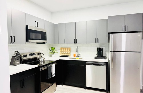 Belleville Apartment | King 1BR w/GYM - mins to NYC, MetLife, EWR