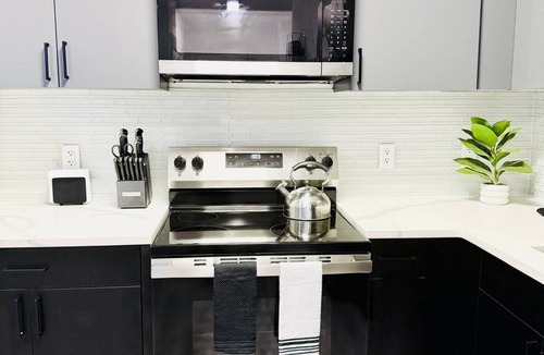 Belleville Apartment | King 1BR w/GYM - mins to NYC, MetLife, EWR