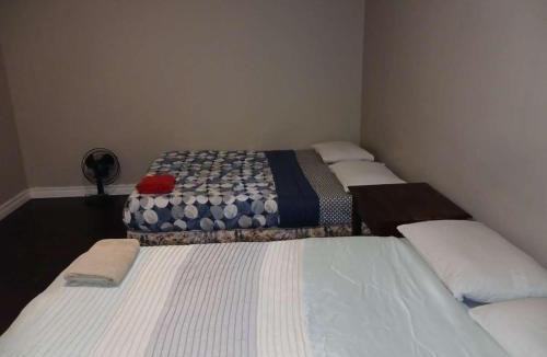 Rosemount House | Kitchener -WLU BNB-Minutes To University of Waterloo, Conestoga College,Buses,Airport