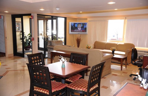 North Meadows Hotel | Knights inn Hartford
