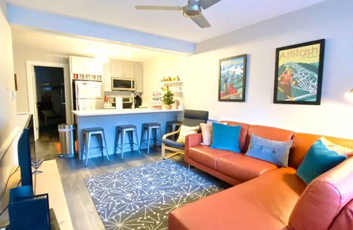 Jackson Condo | Knotty Chipmunk - Golf, Outdoor Pool + Story Land