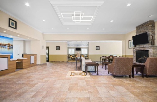 Pawcatuck Hotel | La Quinta by Wyndham Stonington-Mystic Area