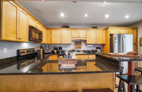 Lake Harmony Estates House | Lake Access, Lively Lake Harmony Location, Sleeps 14, Hot Tub, Wooded Retreat