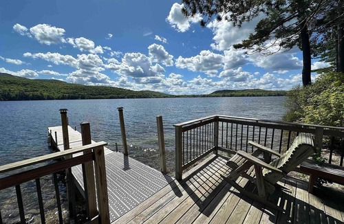 Newbury House | Lake/Beach Front 7-bedroom house in Newbury for a perfect getaway.