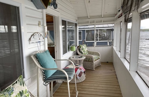 Colchester Cottage | Lake Champlain lakefront cottages with beautiful mountain views.