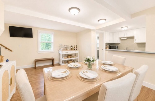 Dunkirk House | Lake Erie Retreat