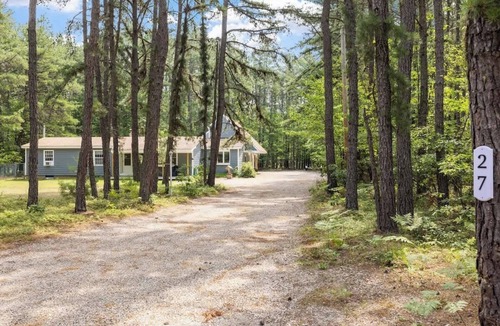 Freedom House | Lake Escape Family & Pet Friendly with Dock Access