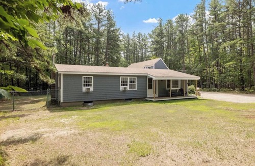 Freedom House | Lake Escape Family & Pet Friendly with Dock Access