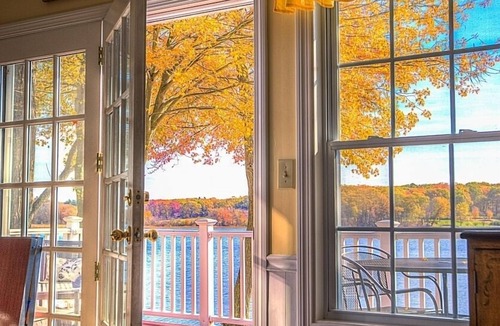 East Haddam House | Lake Front Paradise Sleeps 8