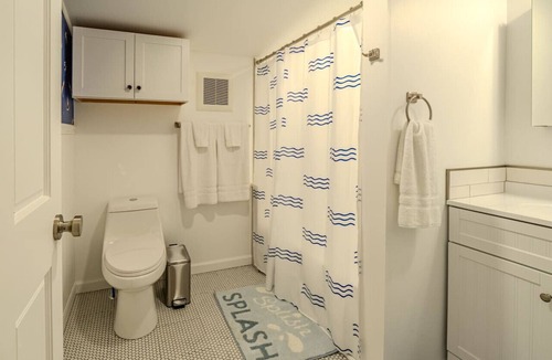 Lake George Cabin | Lake George Luxury Cabin (2 bed/1 bath)