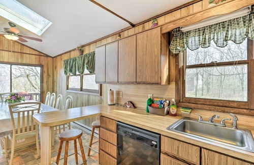 Lake Harmony Estates House | Lake Harmony Haven w/ Private Hot Tub: 3 Mi to Ski