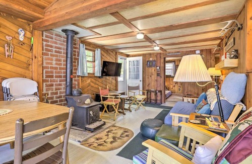 Sanbornton House | Lake Hermit Cabin w/Kayaks & Paddleboards!