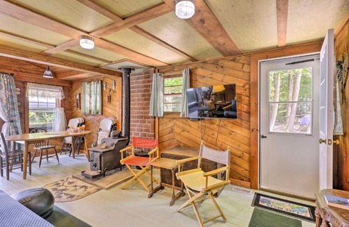 Sanbornton House | Lake Hermit Cabin w/Kayaks & Paddleboards!