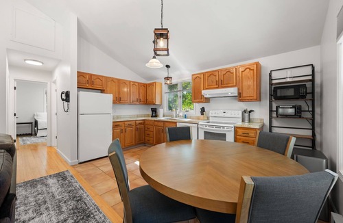 Niantic House | Lake House - A