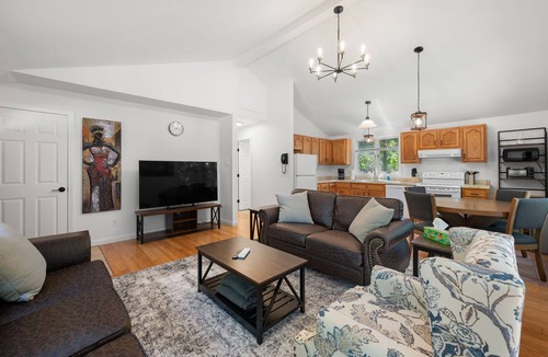 Niantic House | Lake House - A