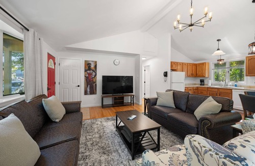 Niantic House | Lake House - A