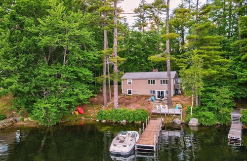 Moultonborough House | Lake House in Quiet Cove on Lake Winnipesaukee.