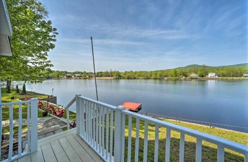 Lake Luzerne House | Lake Luzerne Home w/Fire Pit on Hudson River