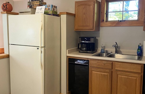 Newbury Apartment | Lake & Mount Sunapee Apartment Getaway