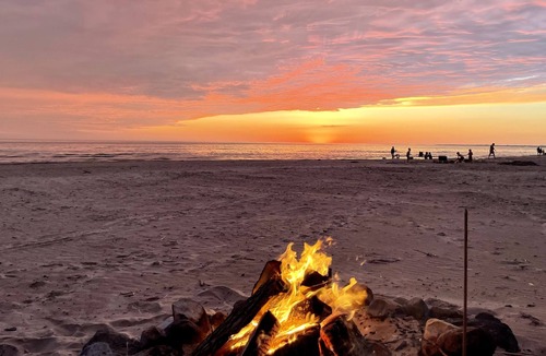 Henderson Cottage | Lake Ontario Waterfront Cottage with Sandy Beach