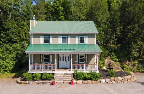 Labelle Ski Chalet | Lake | Pool Table | Au Pied du Lac