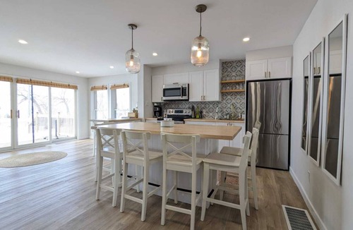 Woodville Cottage | Lake Simcoe Lakehouse for mid-term 28+ Day Rental