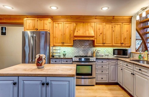 Oro-Medonte Cottage | Lake Simcoe Waterfront Lake House