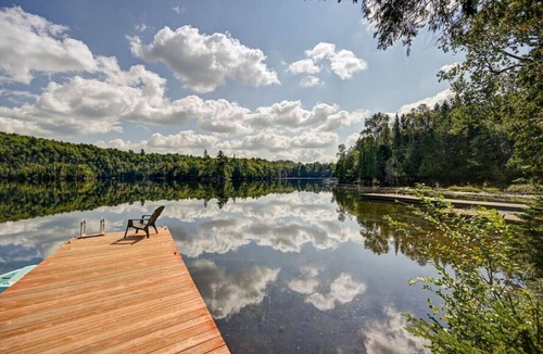 Wentworth-Nord Ski Chalet | Lake - Spa - large chalet - 1 hour from Montreal
